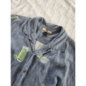 Vtg Tommy Bahama Mens Mediu Faded Silk Pineapple Mixed Drink Looped Collar Shirt